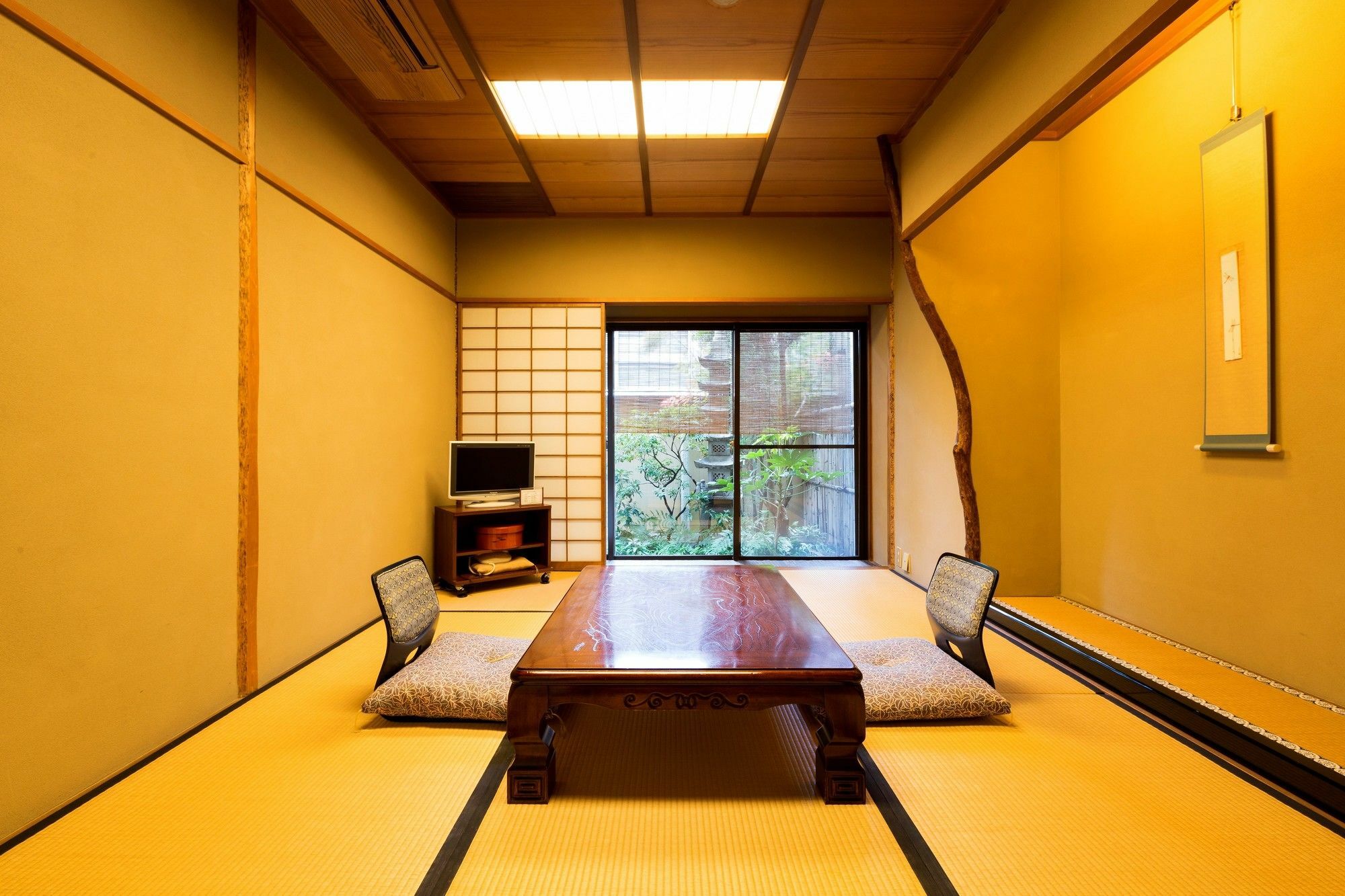 京都旅館 坂の上 旅館